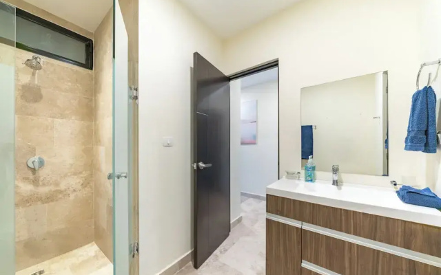 1 Bedroom Condo Pool & Gym - Veranto 210