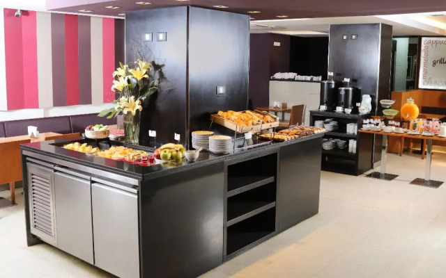Le Petit Suites