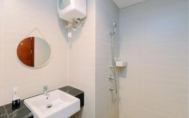 Cozy And Warm Studio At West Vista Apartment