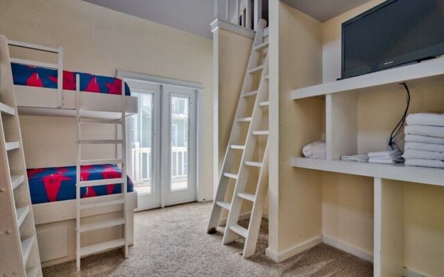 Crystal Oasis Across From Beach Heated Pool