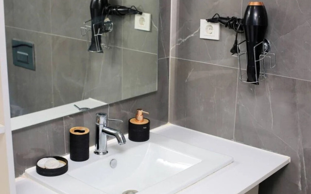 Lovely 2-bedroom Apartment in Basaksehir