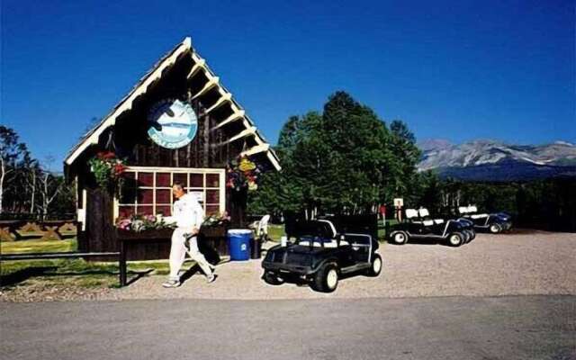 Glacier Park Lodge