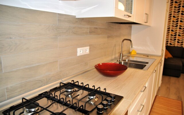 Air-conditioned Apartment With Patio, Wifi and Parking