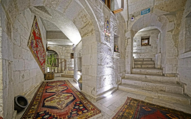 Maccan Cave Hotel