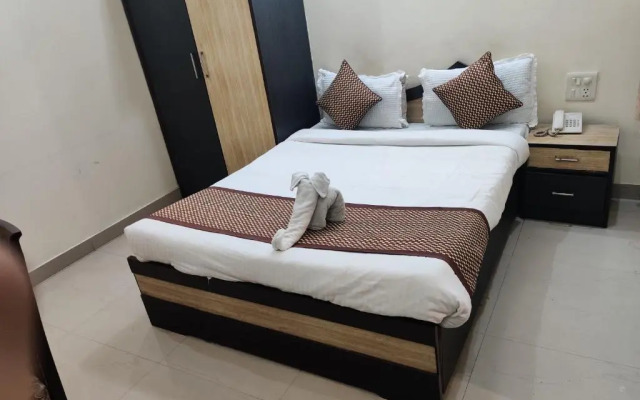 OYO 19453 Hotel Holy Basil