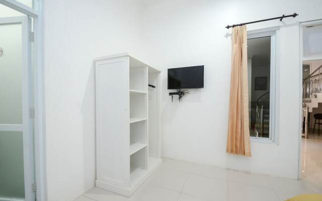 Airy Eco Syariah UNESA Ketintang Madya 151 Surabaya