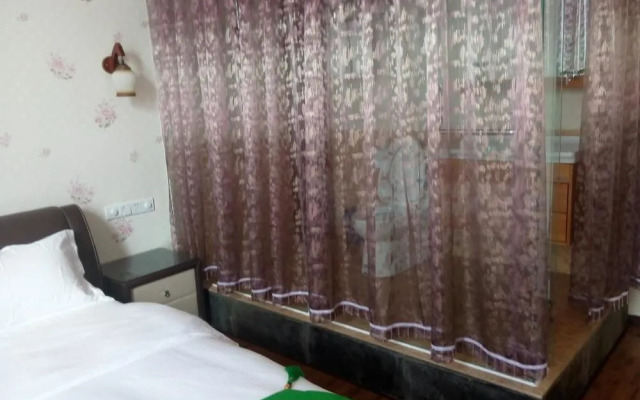 Dali Shuanglang Yinyu Jinxiangyuan Erhai Seaview Hotel