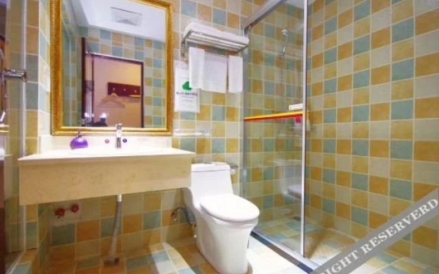 Super 8 Hotel Wuyi Square Branch