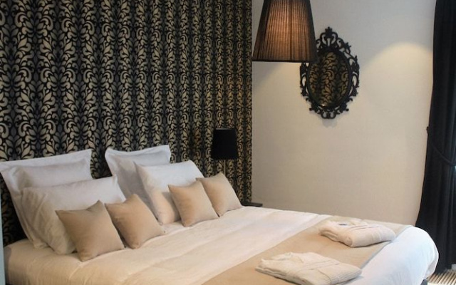 Table Et Chambre Particuliere