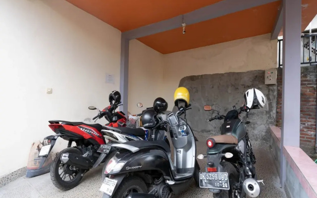 RedDoorz near Buleleng Harbour 2