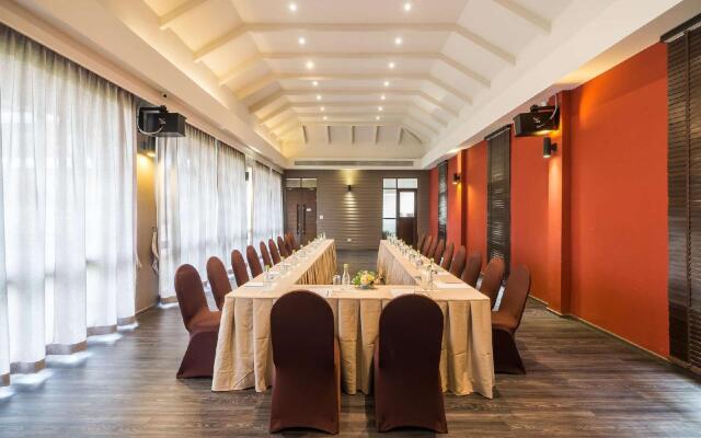 Ayrest Hotel