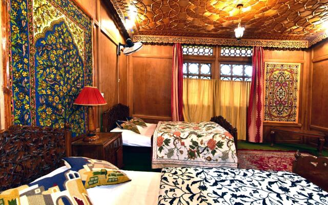 Inshallah Houseboats