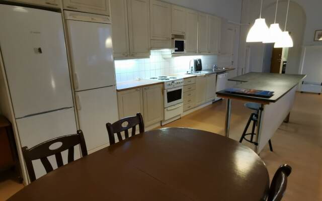 Immaculate Residence 5-bed Apartment in Kotka