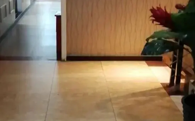 Taichuan Business Hotel