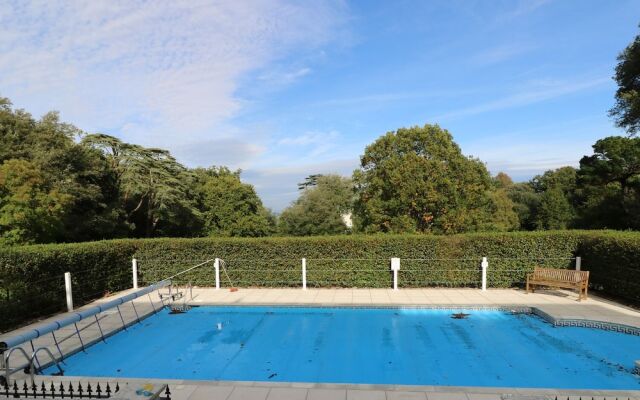 Lebrel Lodge, Seaview