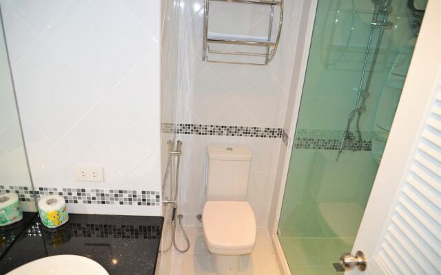 Stylish 2 bed Condo Jomtien