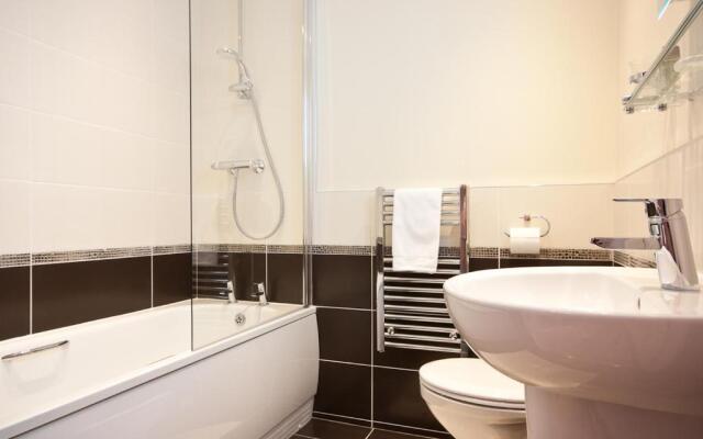Bowness Bay Suites - Adults only