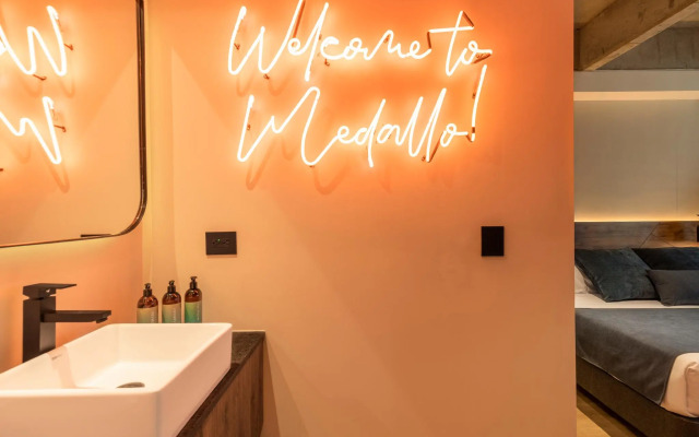 Hashtag 98 Hotel By Jalo