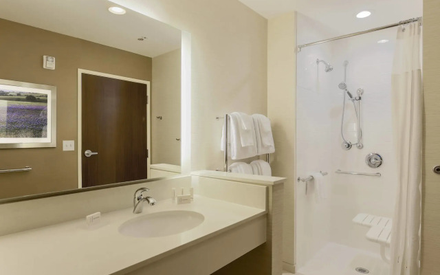 Fairfield Inn & Suites by Marriott Decatur at Decatur Conference Center