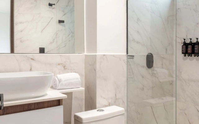 w Impressive 3BR With Balcony in Laureles