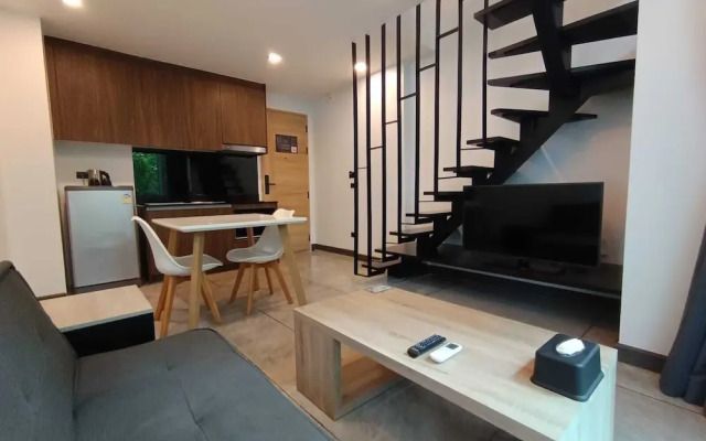 Mountainview Apartment in Naiharn