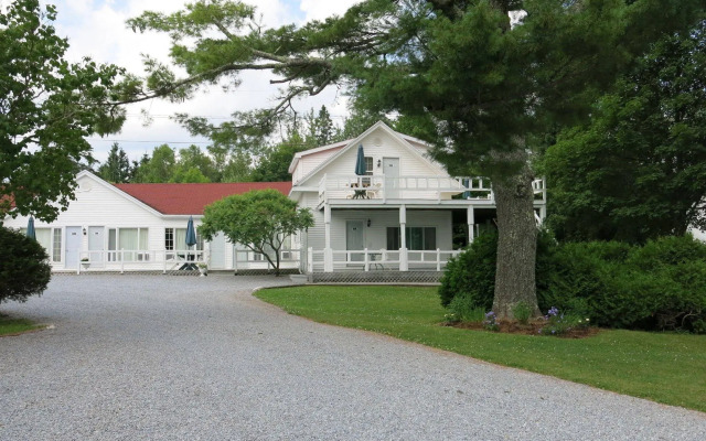 Tara Manor Inn