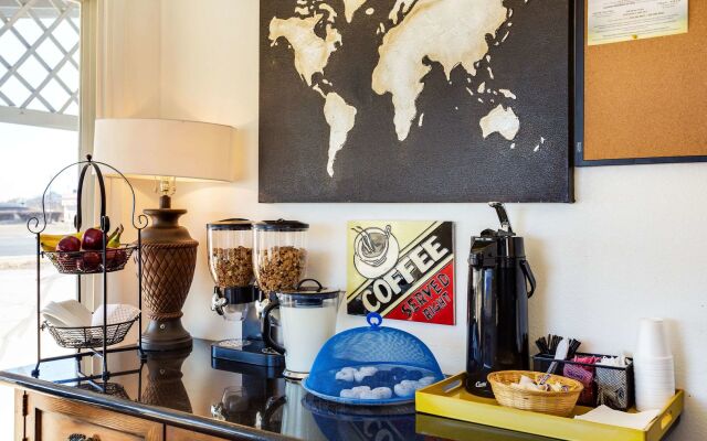 Rodeway Inn & Suites Raton