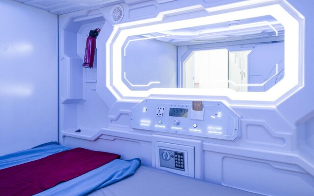 My Capsule Hotel by RedDoorz