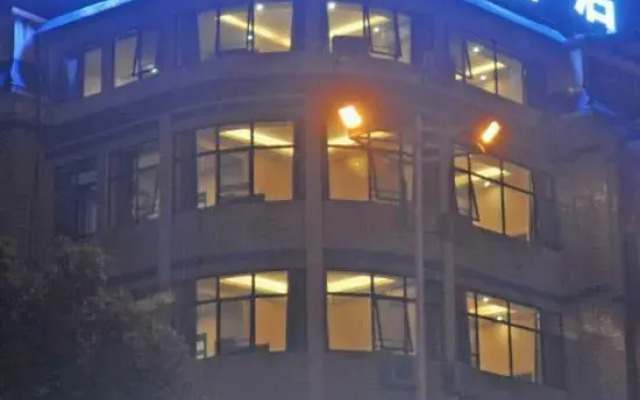 Lujiang Luping Business Hotel