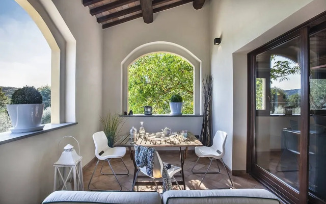 Casale Degli Ulivi 12 by Marche Holiday Villas