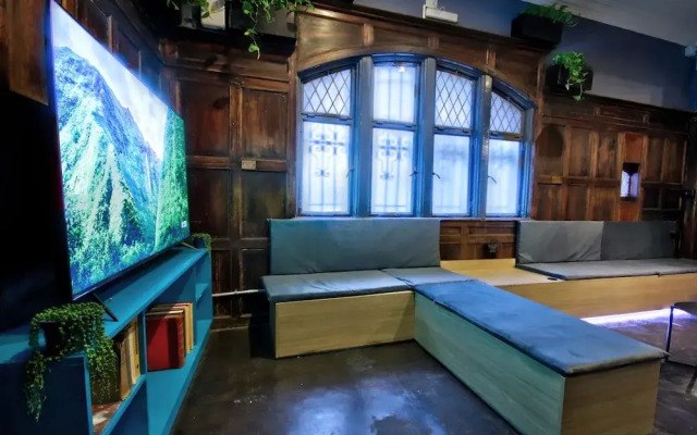 Play Hostel Garden