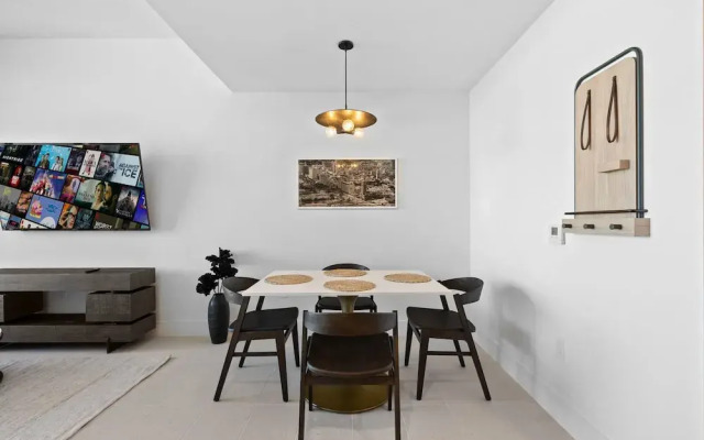 Exclusive 48th Floor Condo in Miami