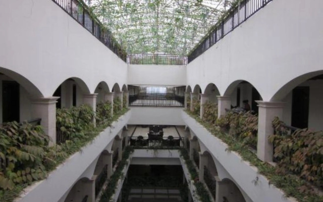 Zhonghui Hotel