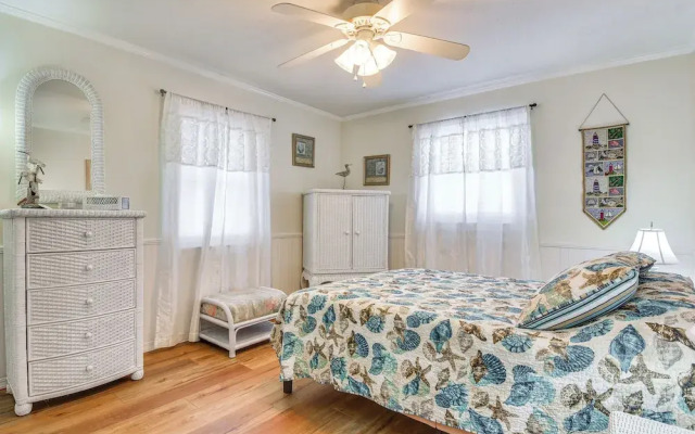1 Mi to Anna Maria Island: Pet-friendly Retreat