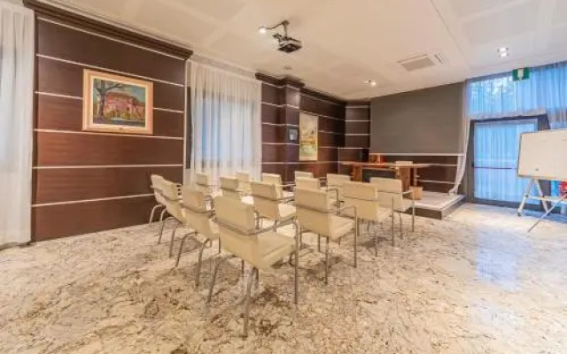 Dado Hotel International