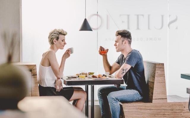 Suite 10