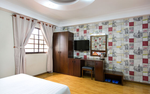 Little Brick Saigon Hotel