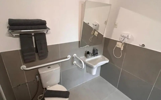 UNU 918 Moema: Wi-Fi, Academia, Camareira, Metrô +