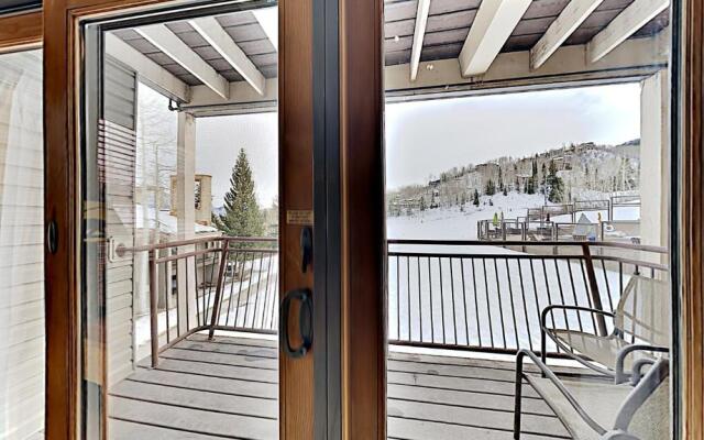 Timberline Condominium Studio Deluxe Unit 218