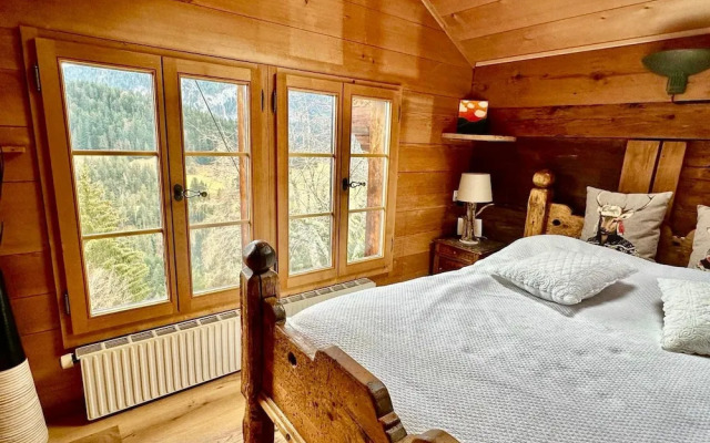 5 BR Gstaad Paradise View Chalet With Outdoor Jacuzzi