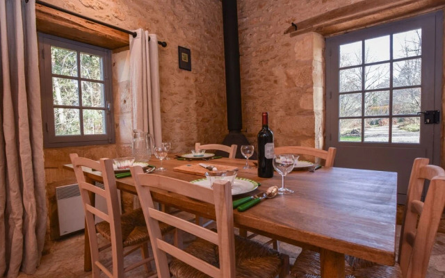 Cozy Holiday Home in Saint-Germain-de-Belves with Garden