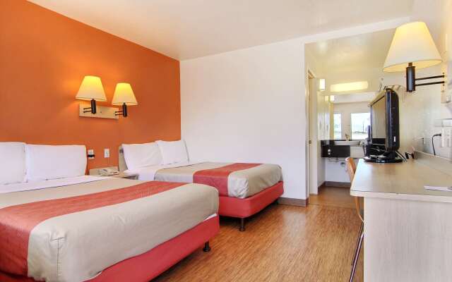 Motel 6 San Angelo, TX