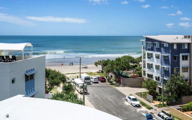 Rolling Surf Resort