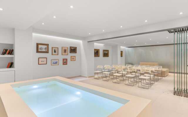 Gallery Central Piraeus Port