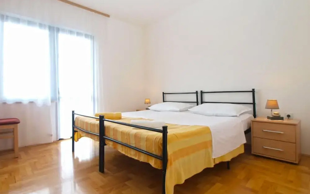 Apartment 1595