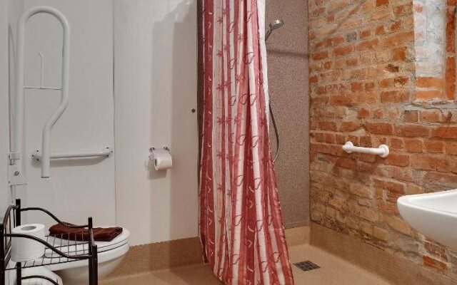 Janne Hotel