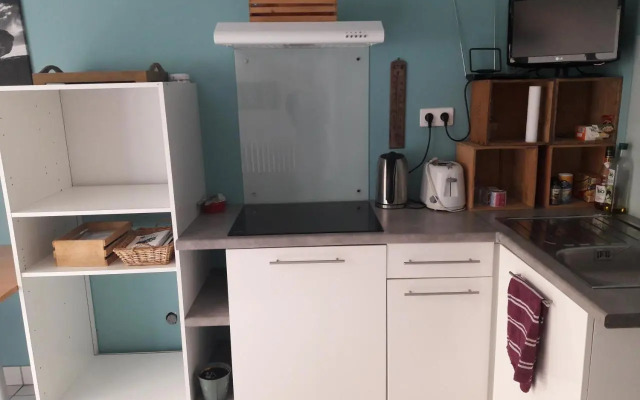 Studio dans maison avec parking