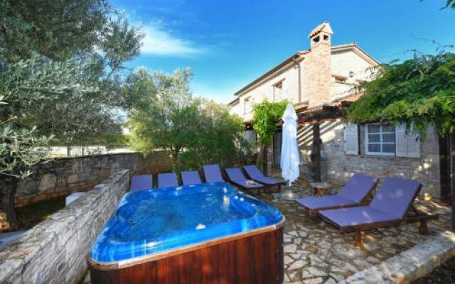 Villas Barat by Istarski Dvori