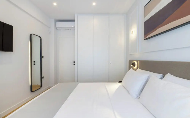 Michalakopoulou Cover & Bright Apartment