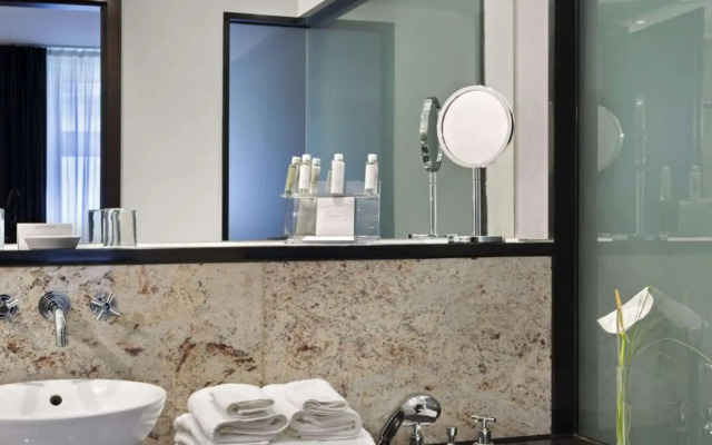 Metropolitan Hotel by Flemings
